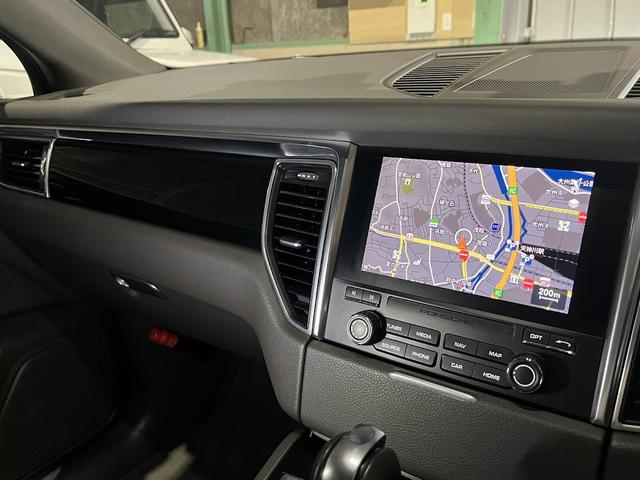 マカン マカンS スポーツエキゾースト/LEDヘッドライト/前後シートヒーター/コンフォートメモリーP(14way)/AppleCarPlay/アゲートグレー革シート/クレスト付18ホイール/2018モデル(39枚目)