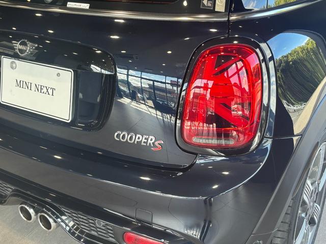 MINI クーパーS 60イヤーズエディション 2年保証 特別仕様車 茶レザー 純ナビ Bカメラ(5枚目)