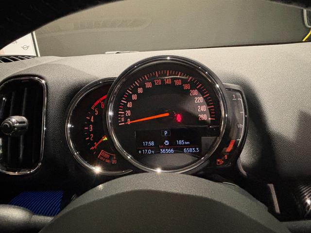 MINI クーパーD クロスオーバー クリーンディーゼル 純正ナビ バックカメラ ETC 電動リアゲート ACC スマートキー LEDライト 衝突被害軽減ブレーキ MTモード(20枚目)