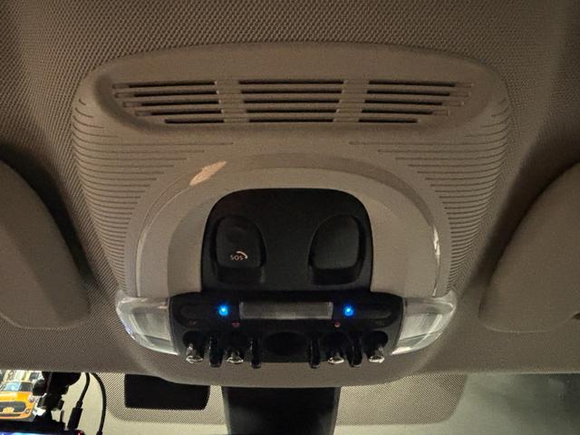 MINI クーパーD クロスオーバー クリーンディーゼル 純正ナビ バックカメラ ETC 電動リアゲート ACC スマートキー LEDライト 衝突被害軽減ブレーキ MTモード(21枚目)