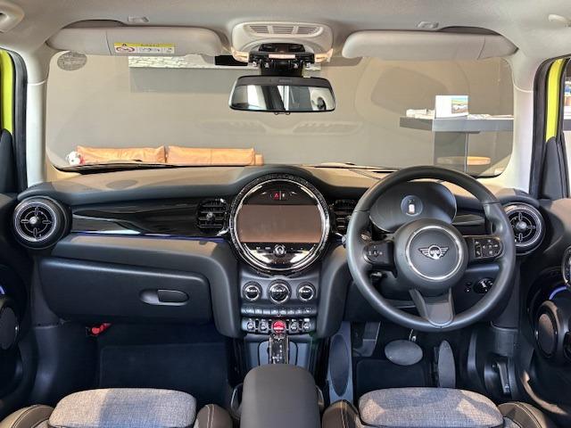 MINI クーパーSプレミアムプラスパッケージクラシックトリム 2年保証 後期モデル Appleカープレイ バックモニター 前後センサー(4枚目)