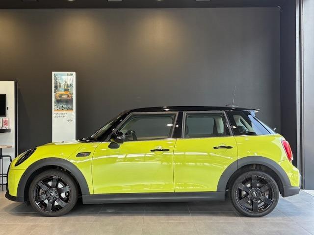 MINI クーパーSプレミアムプラスパッケージクラシックトリム 2年保証 後期モデル Appleカープレイ バックモニター 前後センサー(6枚目)