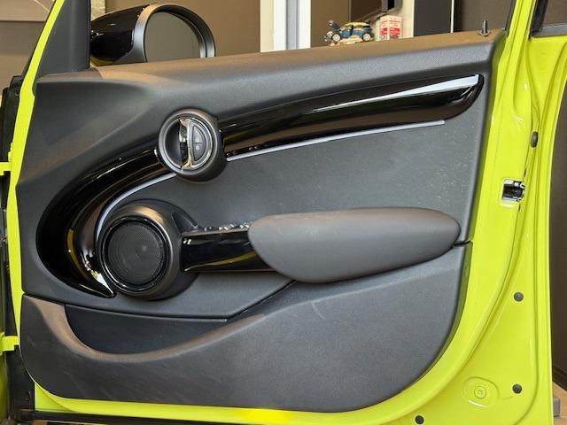 MINI クーパーSプレミアムプラスパッケージクラシックトリム 2年保証 後期モデル Appleカープレイ バックモニター 前後センサー(17枚目)