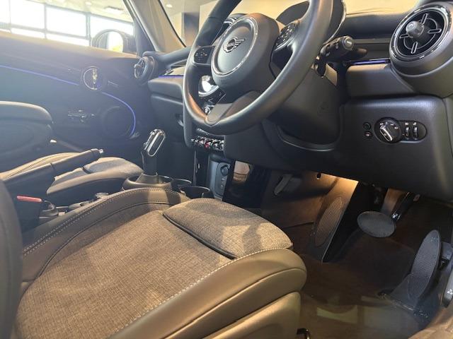 MINI クーパーSプレミアムプラスパッケージクラシックトリム 2年保証 後期モデル Appleカープレイ バックモニター 前後センサー(19枚目)