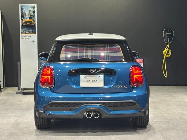 ＭＩＮＩ クーパーＳ　クラシック・トリム　アップルカープレイ　シートヒーター　ＥＴＣ　バックカメラ　衝突被害軽減ブレーキ　ワイヤレスチャージ（2枚目）