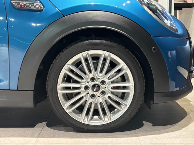 ＭＩＮＩ クーパーＳ　クラシック・トリム　アップルカープレイ　シートヒーター　ＥＴＣ　バックカメラ　衝突被害軽減ブレーキ　ワイヤレスチャージ（8枚目）
