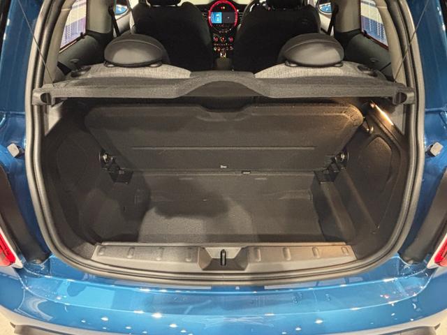 ＭＩＮＩ クーパーＳ　クラシック・トリム　アップルカープレイ　シートヒーター　ＥＴＣ　バックカメラ　衝突被害軽減ブレーキ　ワイヤレスチャージ（10枚目）