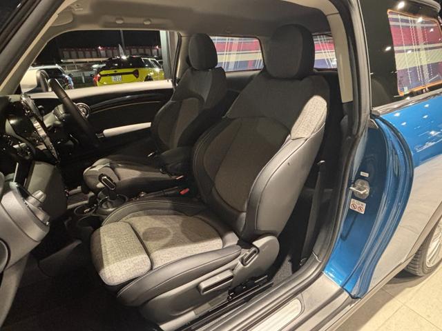 ＭＩＮＩ クーパーＳ　クラシック・トリム　アップルカープレイ　シートヒーター　ＥＴＣ　バックカメラ　衝突被害軽減ブレーキ　ワイヤレスチャージ（12枚目）