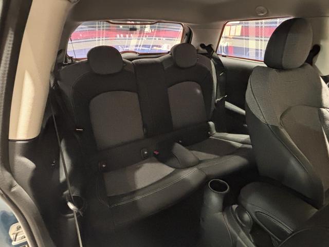 ＭＩＮＩ クーパーＳ　クラシック・トリム　アップルカープレイ　シートヒーター　ＥＴＣ　バックカメラ　衝突被害軽減ブレーキ　ワイヤレスチャージ（13枚目）