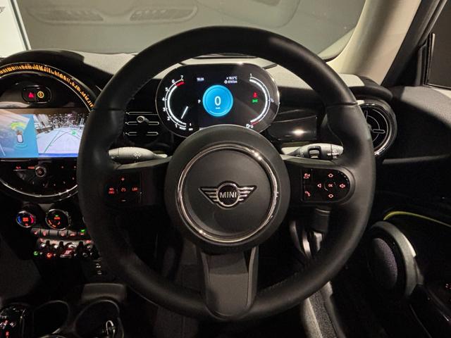 ＭＩＮＩ クーパーＳ　クラシック・トリム　アップルカープレイ　シートヒーター　ＥＴＣ　バックカメラ　衝突被害軽減ブレーキ　ワイヤレスチャージ（16枚目）