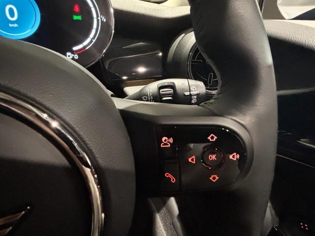 ＭＩＮＩ クーパーＳ　クラシック・トリム　アップルカープレイ　シートヒーター　ＥＴＣ　バックカメラ　衝突被害軽減ブレーキ　ワイヤレスチャージ（18枚目）