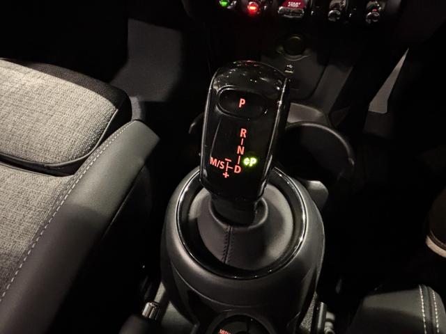 ＭＩＮＩ クーパーＳ　クラシック・トリム　アップルカープレイ　シートヒーター　ＥＴＣ　バックカメラ　衝突被害軽減ブレーキ　ワイヤレスチャージ（30枚目）