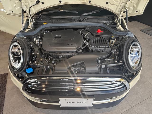 ＭＩＮＩ クーパー　中期型　純正１７インチアルミ　Ｂカメラ　ＥＴＣ　衝突被害軽減ブレーキ　純正ナビ　スマートキー（7枚目）