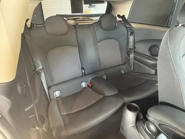 ＭＩＮＩ クーパー　中期型　純正１７インチアルミ　Ｂカメラ　ＥＴＣ　衝突被害軽減ブレーキ　純正ナビ　スマートキー（11枚目）