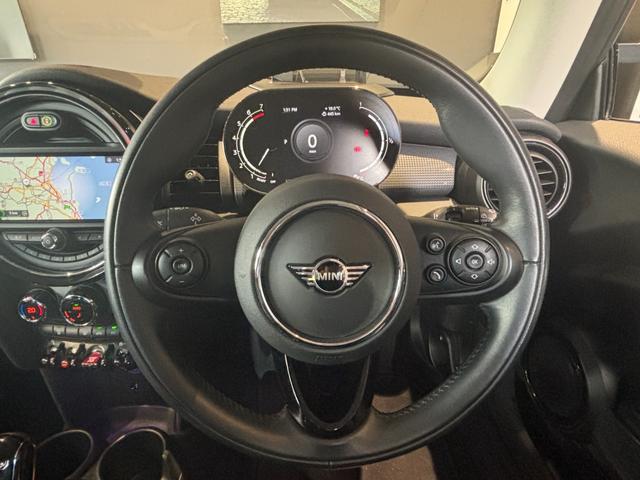ＭＩＮＩ クーパー　中期型　純正１７インチアルミ　Ｂカメラ　ＥＴＣ　衝突被害軽減ブレーキ　純正ナビ　スマートキー（14枚目）