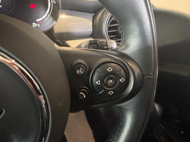 ＭＩＮＩ クーパー　中期型　純正１７インチアルミ　Ｂカメラ　ＥＴＣ　衝突被害軽減ブレーキ　純正ナビ　スマートキー（16枚目）