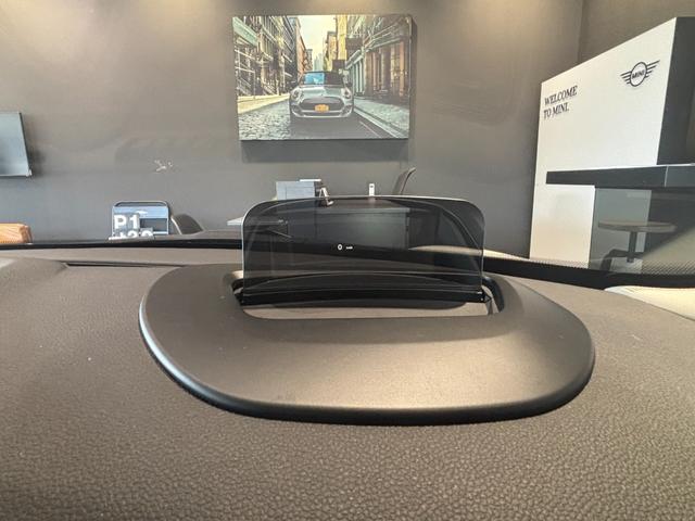 ＭＩＮＩ クーパー　中期型　純正１７インチアルミ　Ｂカメラ　ＥＴＣ　衝突被害軽減ブレーキ　純正ナビ　スマートキー（18枚目）