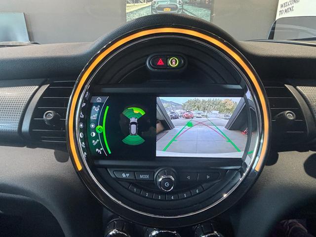 ＭＩＮＩ クーパー　中期型　純正１７インチアルミ　Ｂカメラ　ＥＴＣ　衝突被害軽減ブレーキ　純正ナビ　スマートキー（22枚目）