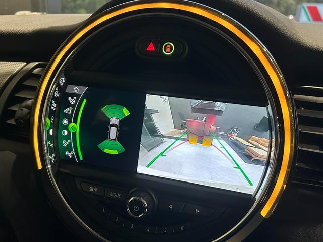 MINI クーパー 2年保証 ワンオーナー 黒レザレットシート シートヒーター 純正ナビ Bカメラ(17枚目)