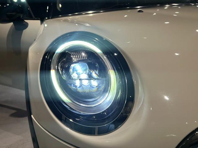 MINI クーパー 2年保証 ワンオーナー 黒レザレットシート シートヒーター 純正ナビ Bカメラ(23枚目)