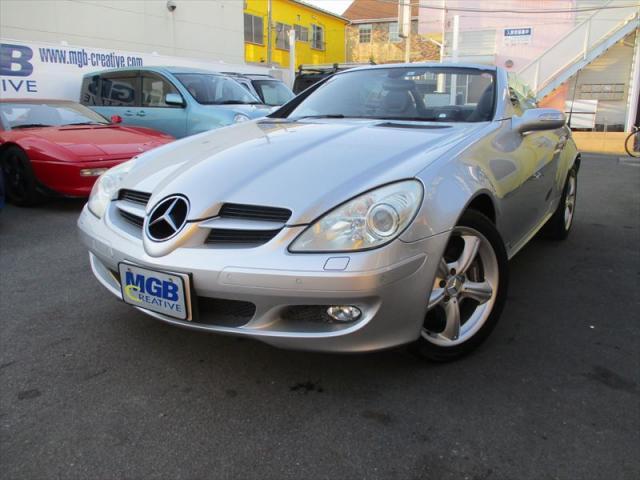 メルセデス ベンツ ｓｌｋｓｌｋ３５０ ｓｌｋ３５０の中古車 車体価格168万円 06 平成18 年式 走行2 7万キロ 車体色シルバー 東京都町田市高ヶ坂５ １２ １３ 有限会社エム ジー ビークリエイティブの在庫 グーネット中古車
