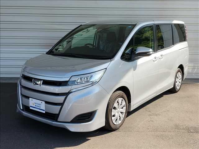 トヨタ ノア X 8人