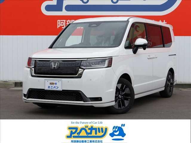 ステップワゴン スパーダ　ＳＰＡＤＡ　登録済未使用車　衝突軽減ブレーキ　バックカメラ　プッシュスタート　パワーバックドア