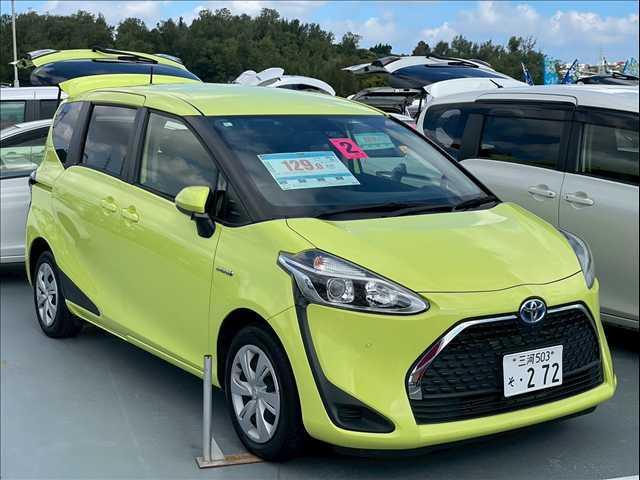 沖縄県の中古車ならシエンタ ＨＹＢＲＩＤ　Ｘ　７人乗り