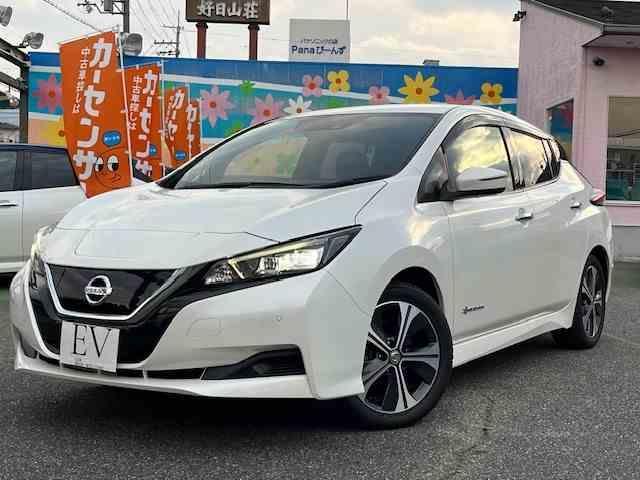 リーフ(日産) ４０ｋＷｈ　Ｘ　１０万台記念車　プロパイロット　１７インチアルミ 中古車画像