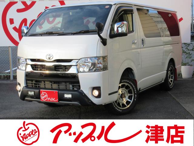 ハイエースバン入庫です！！ ＴＲＤフロントスポイラー　Ｖｅｈｉｃｌｅ　フロアマット・虫除けネット