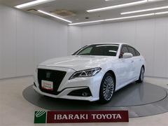 トヨタ　クラウンハイブリッド　Ｇ　革シート　サンルーフ　メモリーナビ