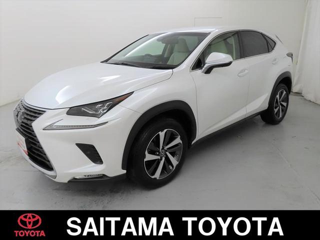 ＮＸ３００　Ｉパッケージ　衝突軽減ブレーキ　踏み間違い制御装置　車線逸脱警報　オートハイビーム　ブラインドモニター　バックカメラ　ＥＴＣ　　ＬＥＤヘッドランプ　メモリーナビ　フルセグＴＶ　ＣＤＤＶＤ再生　クルーズコントロール