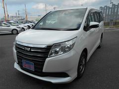 トヨタ　ノア　Ｘ　４ＷＤ　乗車定員８人