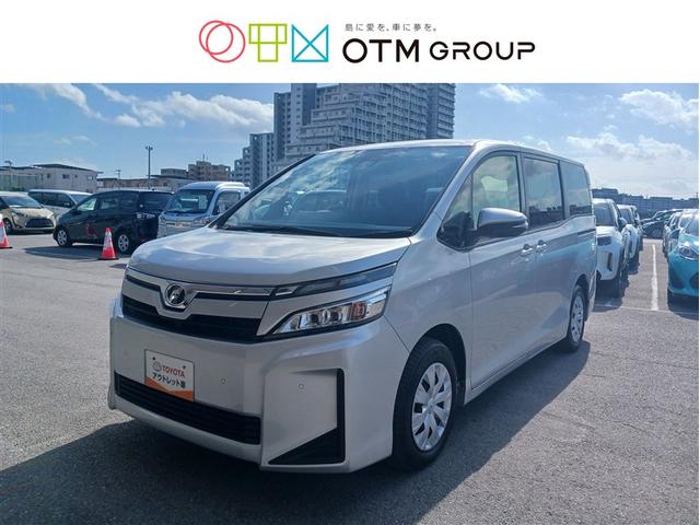 沖縄県の中古車ならヴォクシー Ｘ　メモリーナビ　ミュージックプレイヤー接続可　バックカメラ　衝突被害軽減システム　ＥＴＣ　両側電動スライド　ＬＥＤヘッドランプ　乗車定員８人　３列シート　アイドリングストップ