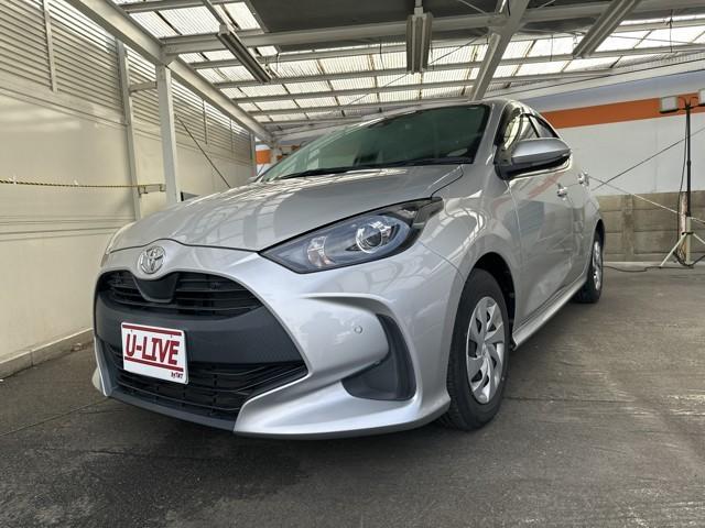 ヤリス G 点検記録簿 Bカメラ エアコン 地デジ スマートキー&プッシュスタート ドライブレコーダー メモリーナビゲーション イモビ 横滑り防止システム クルーズC ABS パワーウィンドウ 1オーナー(1枚目)