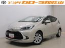 トヨタのコンパクトハイブリッド『アクア』。ナビ・パノラマモニター付きです