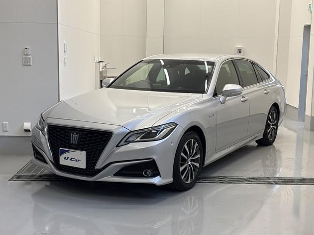 クラウンハイブリッド(トヨタ) Ｓ　Ｃパッケージ　衝突軽減Ｂ　盗難防止システム　ワンオーナ　エアバッグ　クルコン　Ｂカメラ　ＬＥＤヘッドライト　アイドリングストップ　フルセグＴＶ　ＡＣ１００Ｖ電源　スマートキー＆プッシュスタート　パワーシート　アルミ 中古車画像