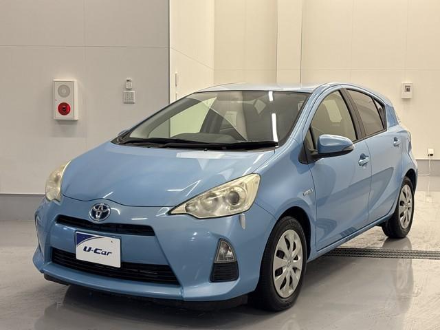 アクア(トヨタ) Ｓ　スマートキープッシュスタート　キーレスエントリ　イモビ　ナビ＆ＴＶ　ワンオーナー車　オートエアコン　デュアルエアバック　ＥＳＣ　Ｂカメラ　パワーウィンドウ　ＡＵＸ端子　ＳＲＳ　ワンセグＴＶ　ＡＢＳ 中古車画像