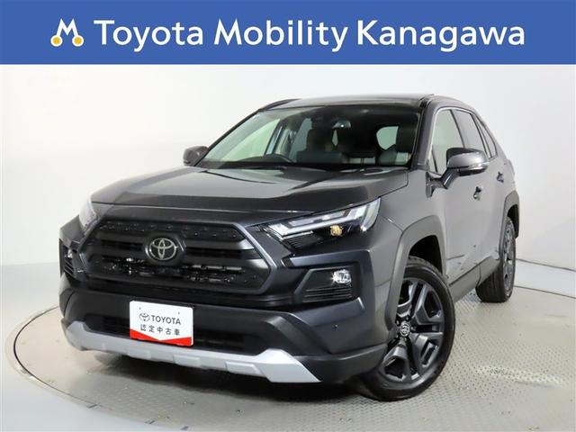 大開口のパノラマムーンルーフで解放感いっぱいのＲＡＶ４・コネクテッドナビ