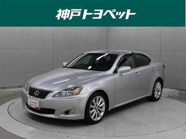 優れた走行性能、レザーシートで高級感のあるインテリアに装備も充実のレクサ
