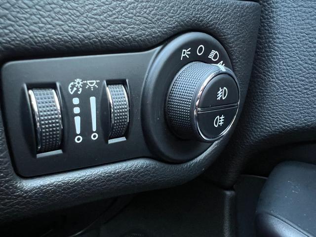 リミテッド 禁煙車 黒レザー フルセグナビ カープレイ対応 ACC LEDライト 電動シート シートヒーター シートメモリー ブラインドスポットモニター 衝突軽減B ハンズフリーパワーゲート Bカメラ ETC(36枚目)