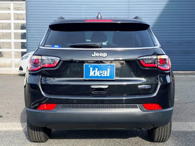 ジープ・コンパス ロンジチュード　当社試乗車　後期モデル　ＬＥＤライト　ＡＣＣ　純正ナビ　アップルカープレイ　ハーフレザー　衝突軽減ブレーキ　バックカメラ　車線逸脱警報　自動駐車システム　ＥＴＣ２．０　純正１７インチＡＷ（9枚目）