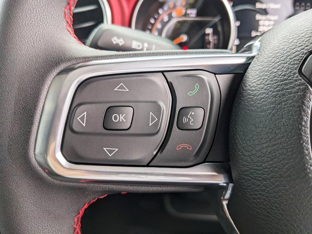 ジープ・ラングラーアンリミテッド ルビコン　後期モデル　登録済未使用車　ＬＥＤ　黒レザー　カープレイ　ＡＣＣ　バックカメラ・衝突軽減ブレーキ　シートヒーター　マッドテレーンタイヤ　ＥＴＣ２．０　アルパインオーディオ　純正１７インチアルミホイール（22枚目）