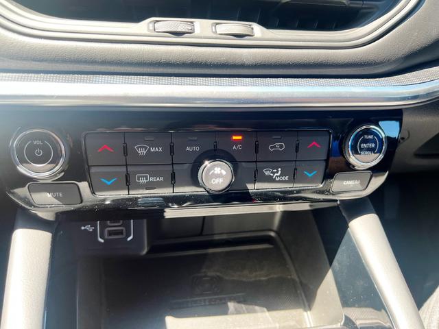 ジープ・コマンダー リミテッド　登録済未使用車　ＬＥＤ　レザー　衝突軽減Ｂ　純正ナビ　アラウンドビューモニター　アップルカープレイ　アンドロイドオート　ＡＣＣ　電動リアゲート　オートホールド　バックソナー　ＥＴＣ　純正１８インチＡＷ（56枚目）