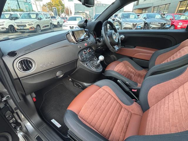 アバルト595 コンペティツィオーネ 右5速MT サベルトシート レコードモンツァ ブレンボキャリパー 純正フルセグナビゲーション キセノンライト バックソナー ブーストメーター LEDデイライト 純正17インチアルミホイール(13枚目)