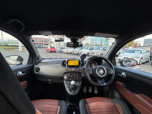 アバルト595 コンペティツィオーネ 右5速MT サベルトシート レコードモンツァ ブレンボキャリパー 純正フルセグナビゲーション キセノンライト バックソナー ブーストメーター LEDデイライト 純正17インチアルミホイール(16枚目)