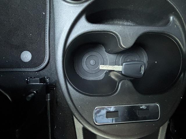 アバルト595 コンペティツィオーネ 右5速MT サベルトシート レコードモンツァ ブレンボキャリパー 純正フルセグナビゲーション キセノンライト バックソナー ブーストメーター LEDデイライト 純正17インチアルミホイール(21枚目)