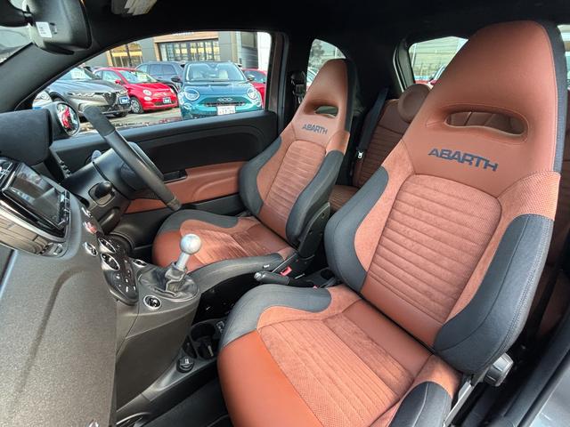 アバルト595 コンペティツィオーネ 右5速MT サベルトシート レコードモンツァ ブレンボキャリパー 純正フルセグナビゲーション キセノンライト バックソナー ブーストメーター LEDデイライト 純正17インチアルミホイール(54枚目)