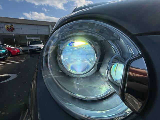 アバルト595 コンペティツィオーネ 右5速MT サベルトシート レコードモンツァ ブレンボキャリパー 純正フルセグナビゲーション キセノンライト バックソナー ブーストメーター LEDデイライト 純正17インチアルミホイール(66枚目)