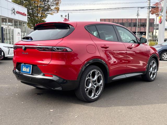 トナーレ ヴェローチェ 電子制御サスペンション 電動ブラックレザーシート ベンチレーション シートヒーター 純正ナビゲーション マトリクスLEDライト 360度バックカメラ アップルカープレイ対応 純正20インチアルミ(5枚目)